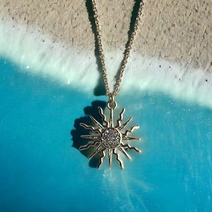 Gold Blazing Sun Necklace ✨